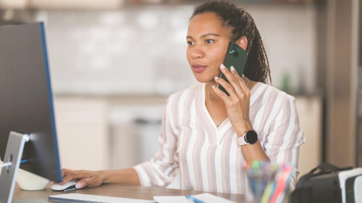 Praktische Übung zur Finanzplanung während eines Webinars